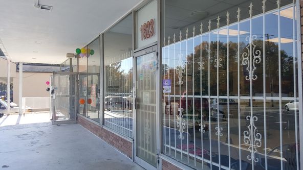 BACK ON THE MARKET | High Cap Rate | Atlanta MSA - Retail Strip Center: 1823 SW Delowe Drive, Atlanta, GA 30311